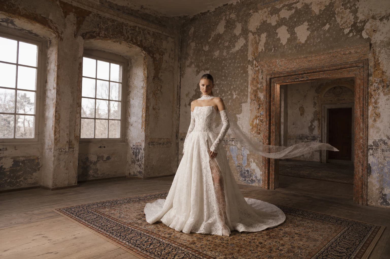 Vestido de novia con mangas largas de encaje